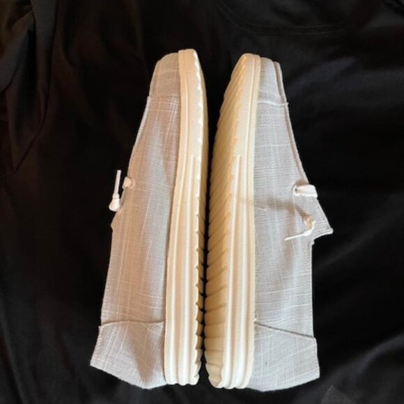 shoes - Picture 2 of 4